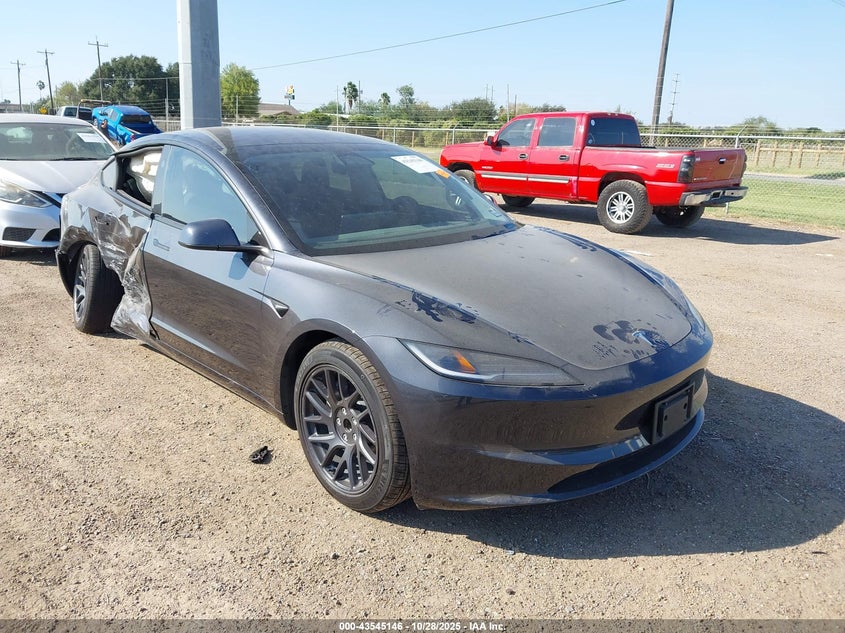 TESLA MODEL 3 LONG RANGE REAR-WHEEL DRIVE/STANDARD