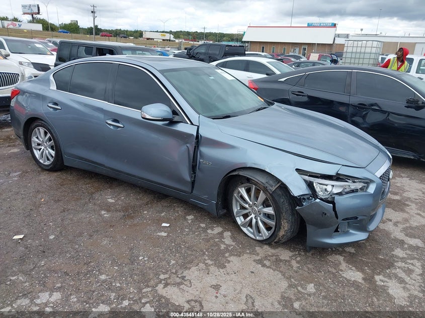 INFINITI Q50 PREMIUM