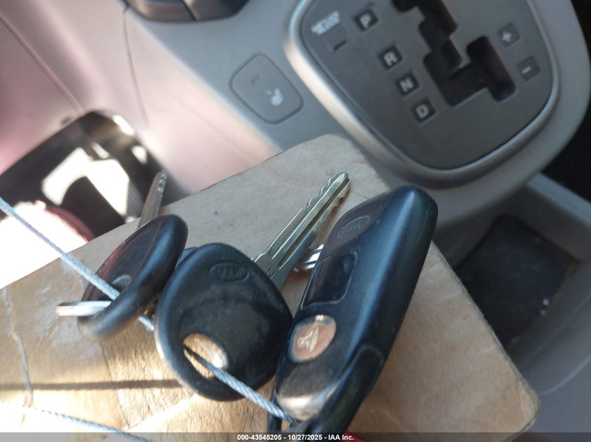 2007 Kia Rondo Ex V6 VIN: KNAFG526177114124 Lot: 43545205