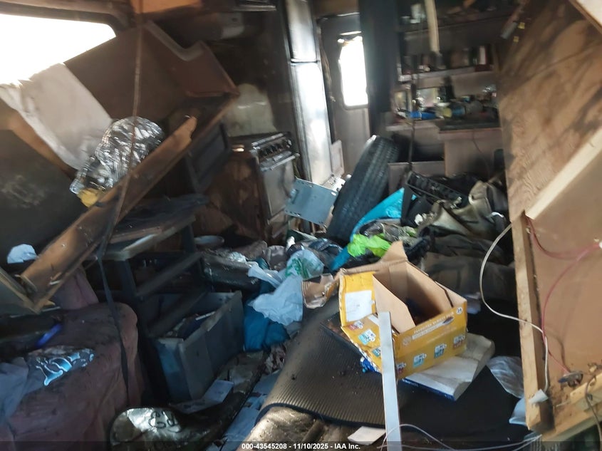 1987 Ford Econoline E350 Cutaway Van VIN: 1FDKE30L2HHB95176 Lot: 43545208