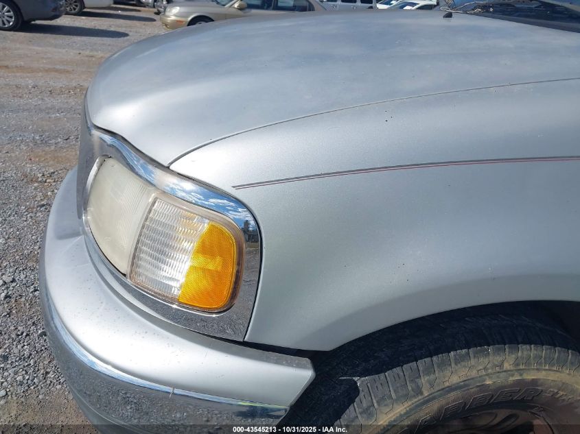 2000 Ford Expedition Xlt VIN: 1FMRU1564YLC11707 Lot: 43545213