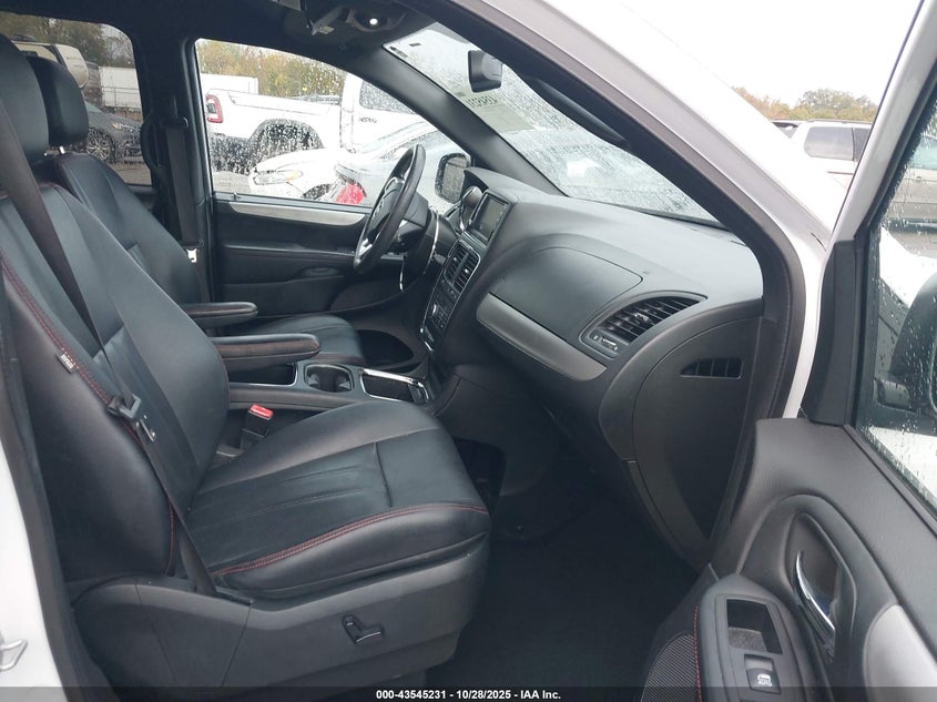 VIN 2C4RDGEG2JR249756 2018 DODGE GRAND CARAVAN GT