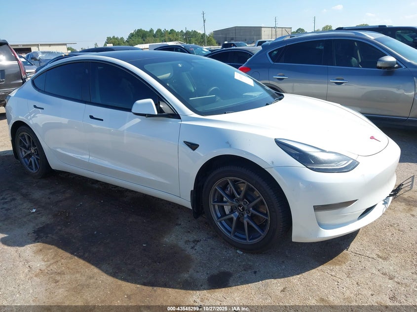 TESLA MODEL 3 REAR-WHEEL DRIVE