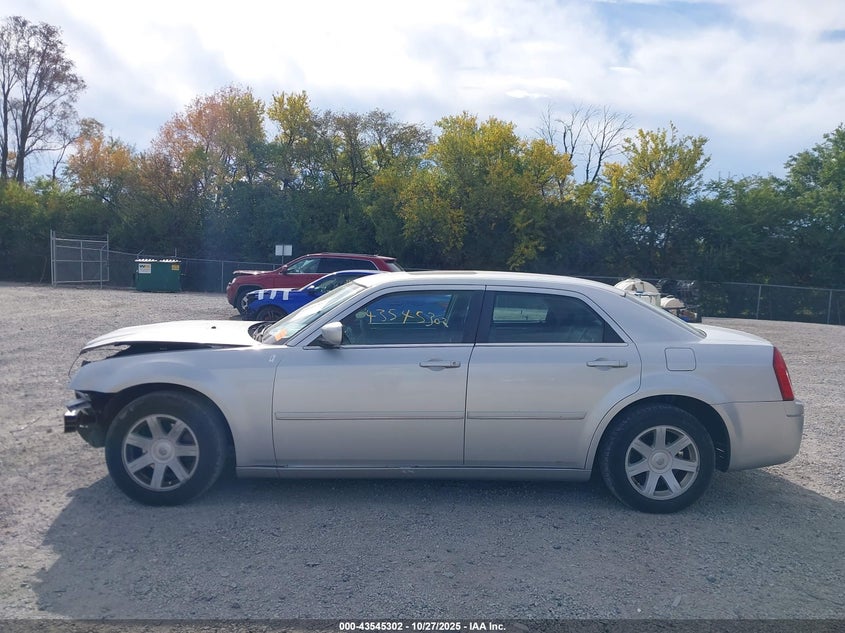 2005 Chrysler 300 Touring VIN: 2C3JA53G95H107532 Lot: 43545302