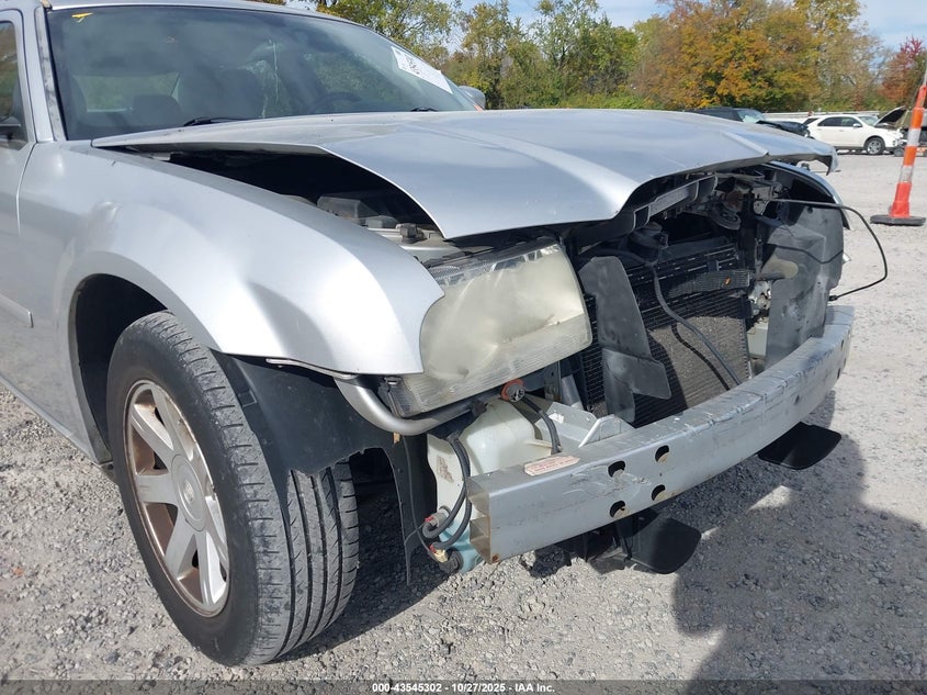2005 Chrysler 300 Touring VIN: 2C3JA53G95H107532 Lot: 43545302
