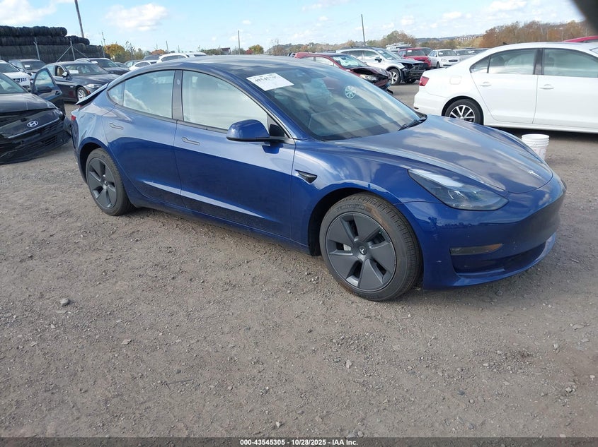 TESLA MODEL 3 REAR-WHEEL DRIVE
