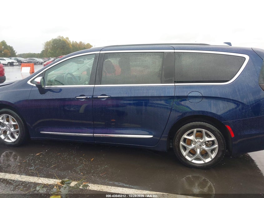 2017 Chrysler Pacifica Limited VIN: 2C4RC1GG7HR513481 Lot: 43545312