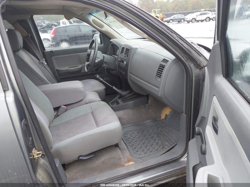 2005 Dodge Dakota St