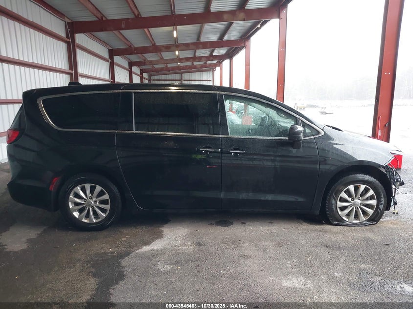 2020 Chrysler Pacifica Touring VIN: 2C4RC1FG8LR123564 Lot: 43545468