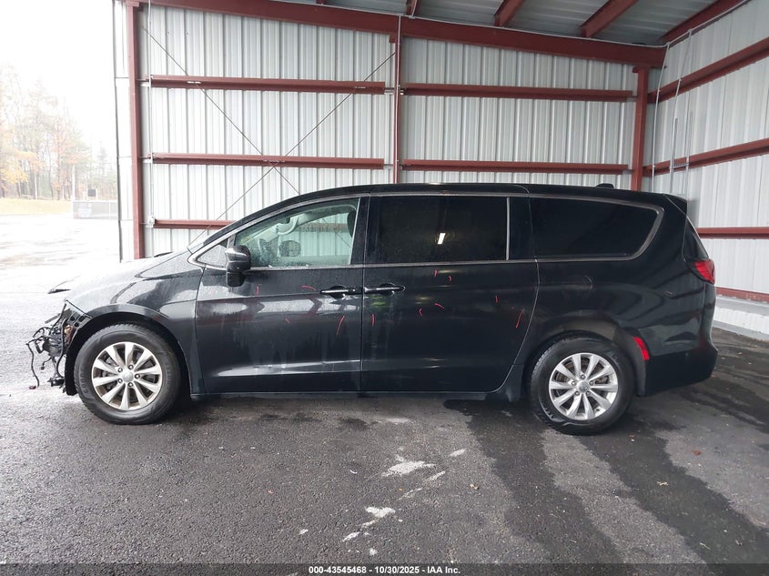 2020 Chrysler Pacifica Touring VIN: 2C4RC1FG8LR123564 Lot: 43545468