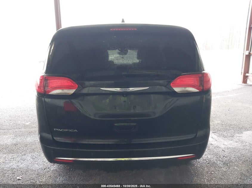 2020 Chrysler Pacifica Touring VIN: 2C4RC1FG8LR123564 Lot: 43545468