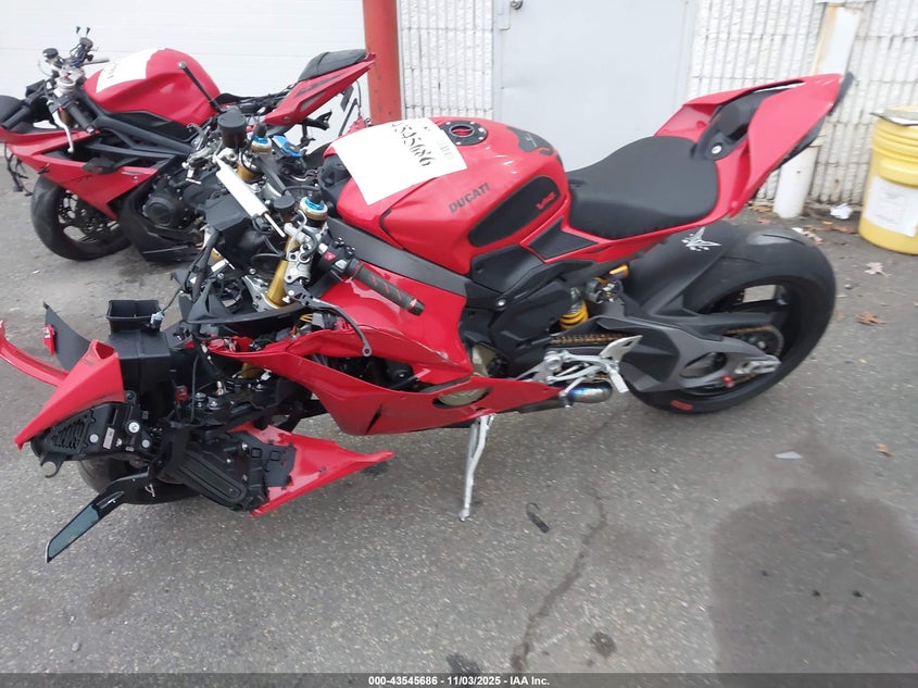 2025 Ducati Panigale V4/V4S VIN: ZDMDAG6W2SB001116 Lot: 43545686