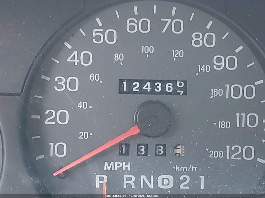 2004 Mercury Grand Marquis Gs VIN: 2MEFM74W84X617528 Lot: 43545707