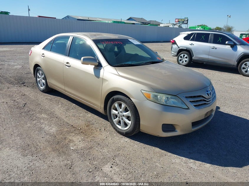 TOYOTA CAMRY LE