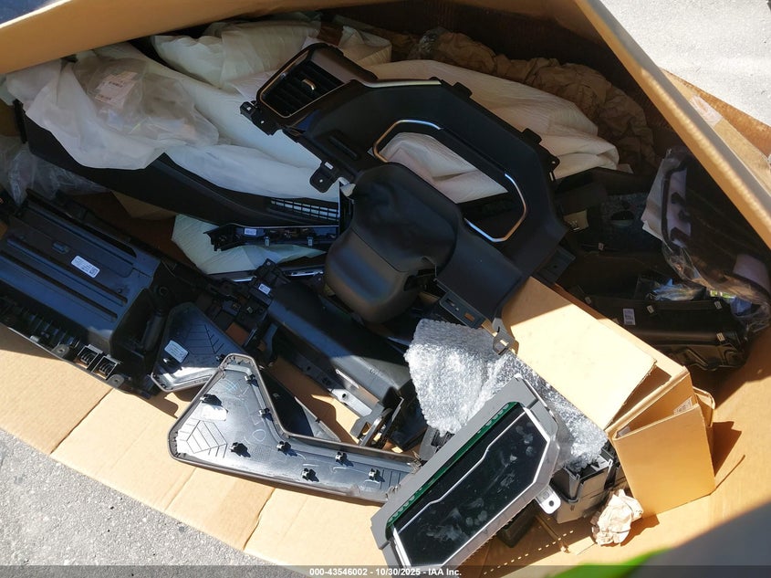 2025 GMC Sierra 3500Hd 4Wd Long Bed Denali VIN: 1GT4UWEY6SF317403 Lot: 43546002