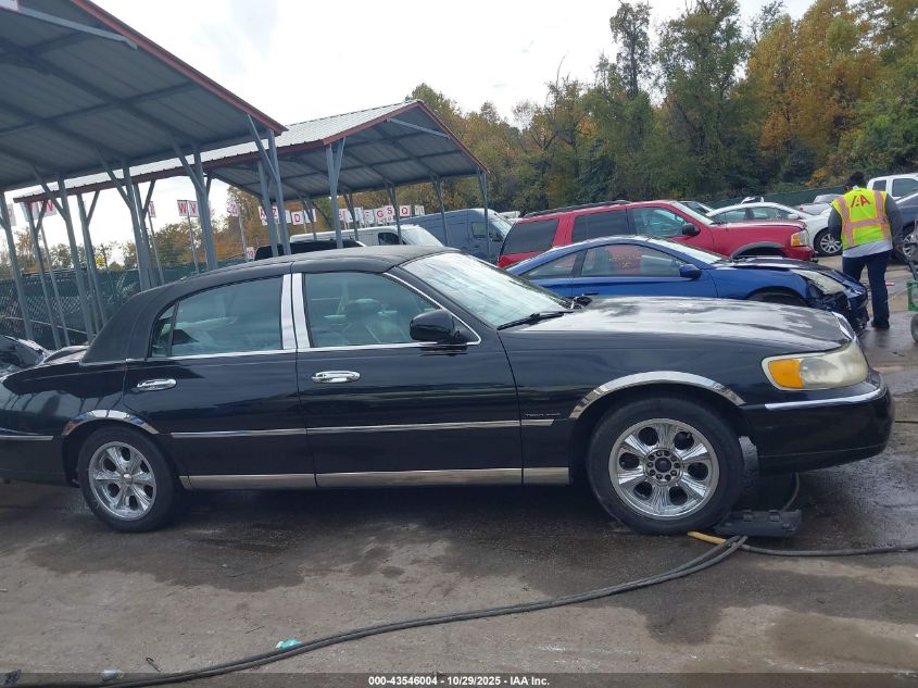 2000 Lincoln Town Car Executive VIN: 1LNHM81W9YY820577 Lot: 43546004