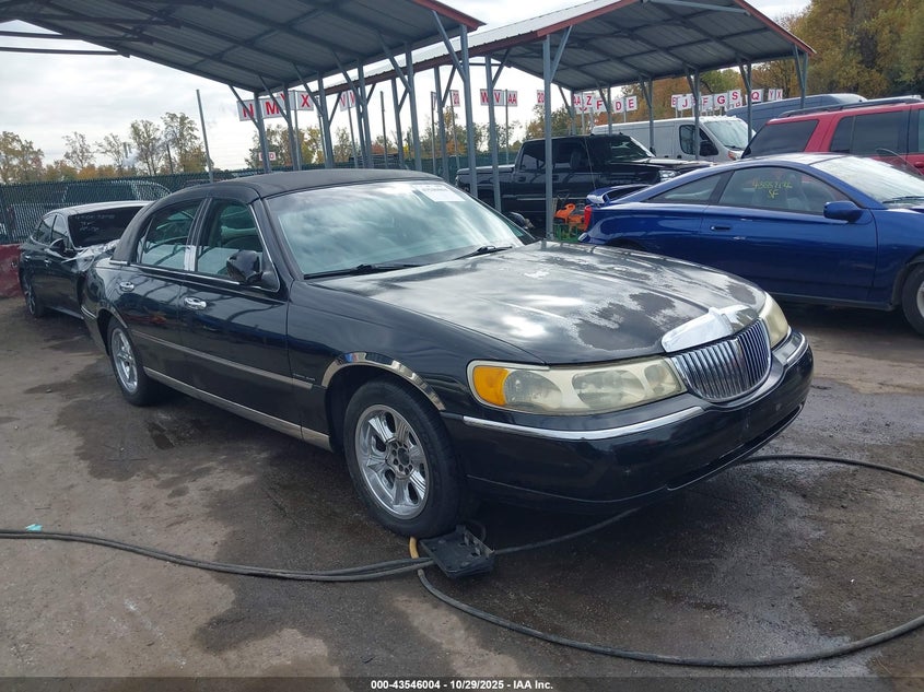 2000 Lincoln Town Car Executive
