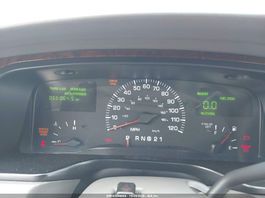 2000 Lincoln Town Car Executive VIN: 1LNHM81W9YY820577 Lot: 43546004