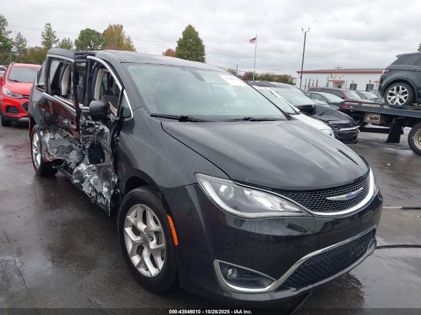 CHRYSLER PACIFICA TOURING PLUS