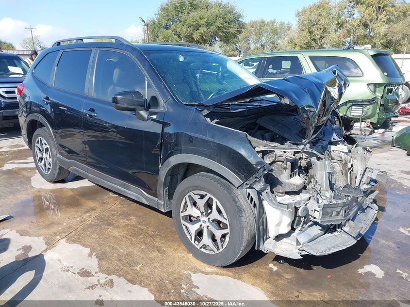 SUBARU FORESTER PREMIUM