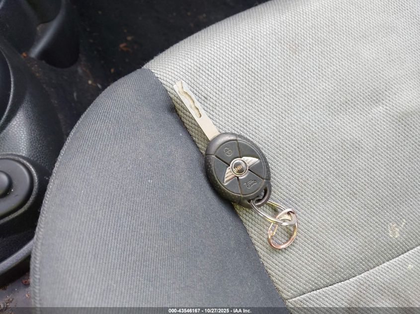 2006 Mini Cooper S VIN: WMWRE33516TJ37650 Lot: 43546167