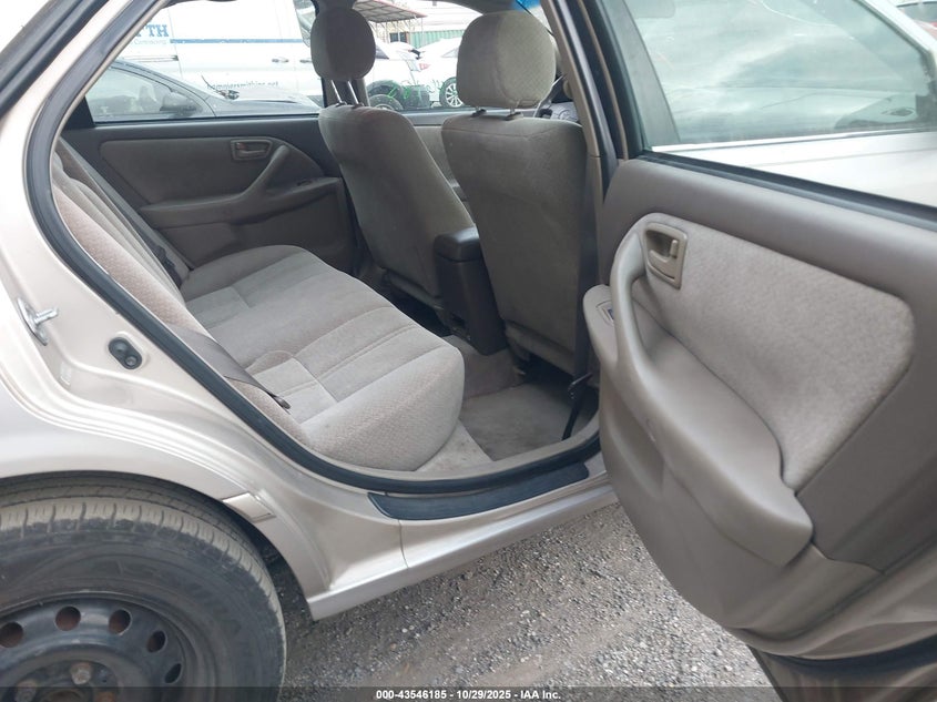 2000 Toyota Camry Le VIN: 4T1BG22K8YU633005 Lot: 43546185