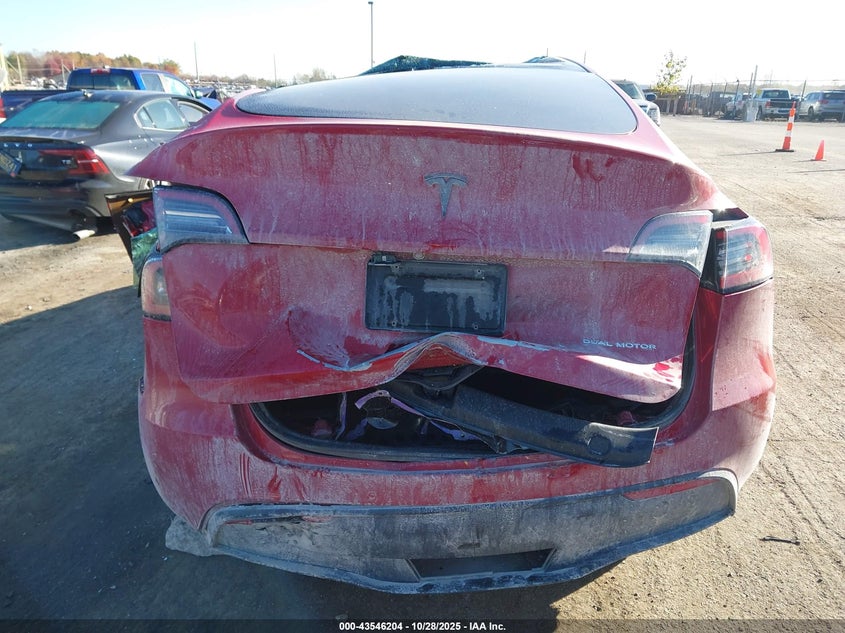 2022 Tesla Model Y Long Range Dual Motor All-Wheel Drive VIN: 7SAYGAEE1NF359524 Lot: 43546204