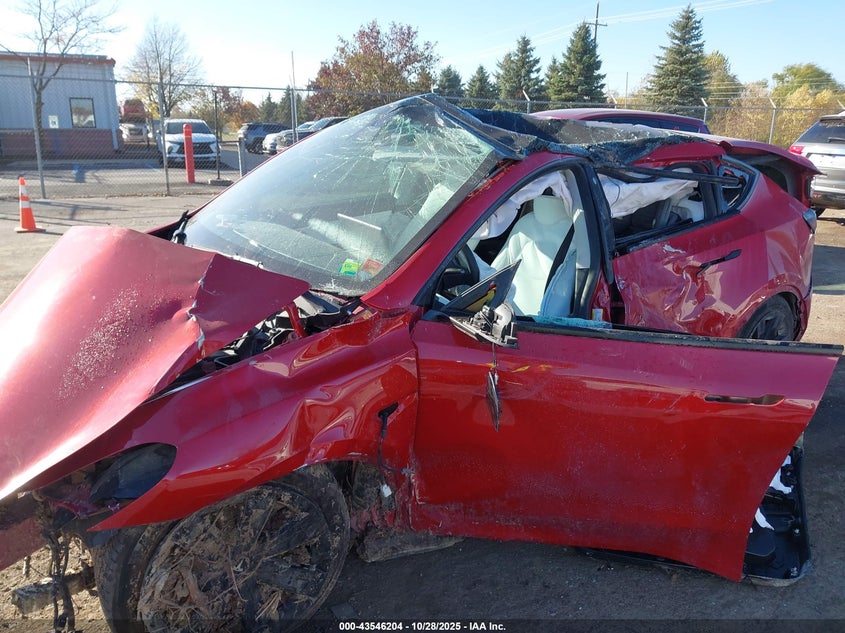 2022 Tesla Model Y Long Range Dual Motor All-Wheel Drive VIN: 7SAYGAEE1NF359524 Lot: 43546204