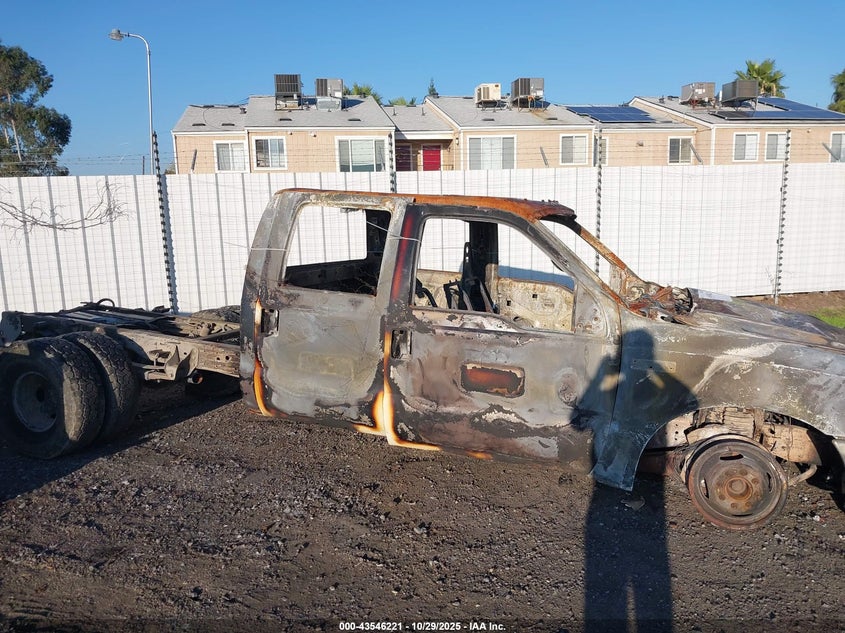 2002 Ford F-350 Lariat/Xl/Xlt VIN: 1FDWW36F52ED69010 Lot: 43546221