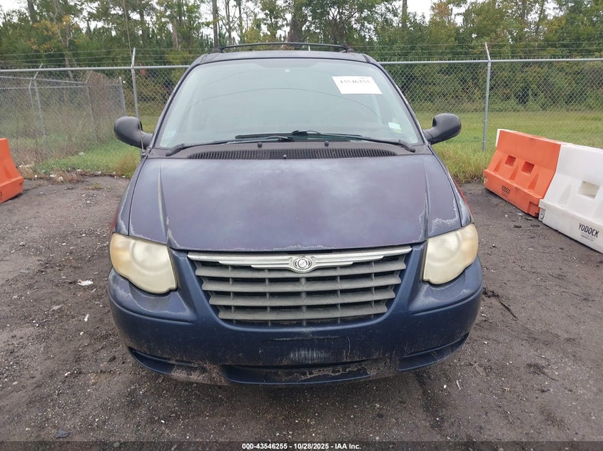 2005 Chrysler Town & Country Lx VIN: 2C8GP44RX5R54030 Lot: 43546255
