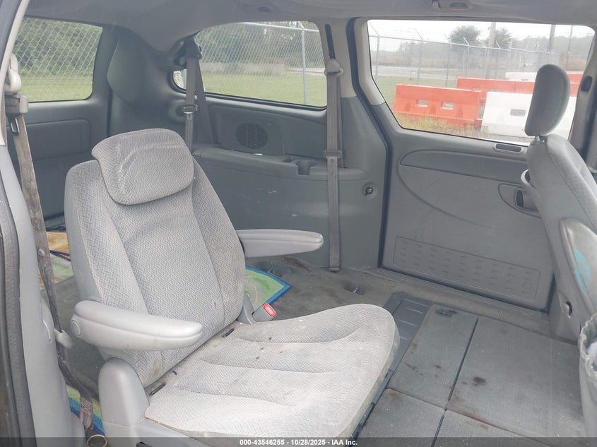 2005 Chrysler Town & Country Lx VIN: 2C8GP44RX5R54030 Lot: 43546255