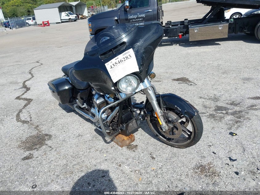 2019 HARLEY-DAVIDSON FLHX - 1HD1KBC13KB682344