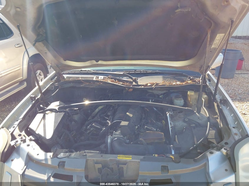 2004 Cadillac Srx V8 VIN: 1GYEE63A640147258 Lot: 43546378