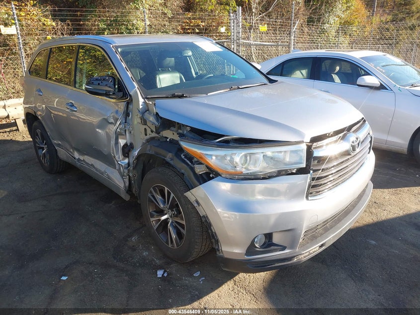 TOYOTA HIGHLANDER XLE V6