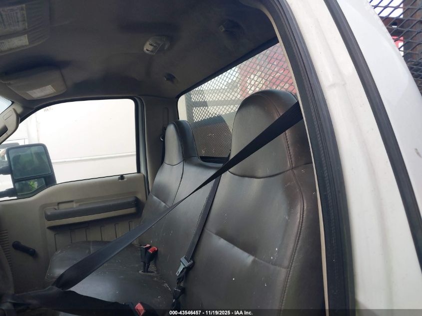 2010 Ford F-550 Chassis Xl/Xlt VIN: 1FDAF5HY8AEB05766 Lot: 43546457