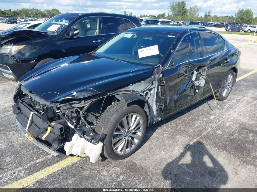 JN1EV7AP7JM351321 2018 INFINITI Q50 photo no. 2