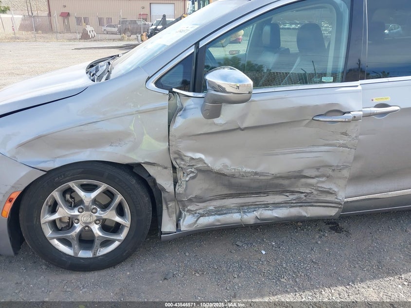 2018 Chrysler Pacifica Limited VIN: 2C4RC1GGXJR272568 Lot: 43546571