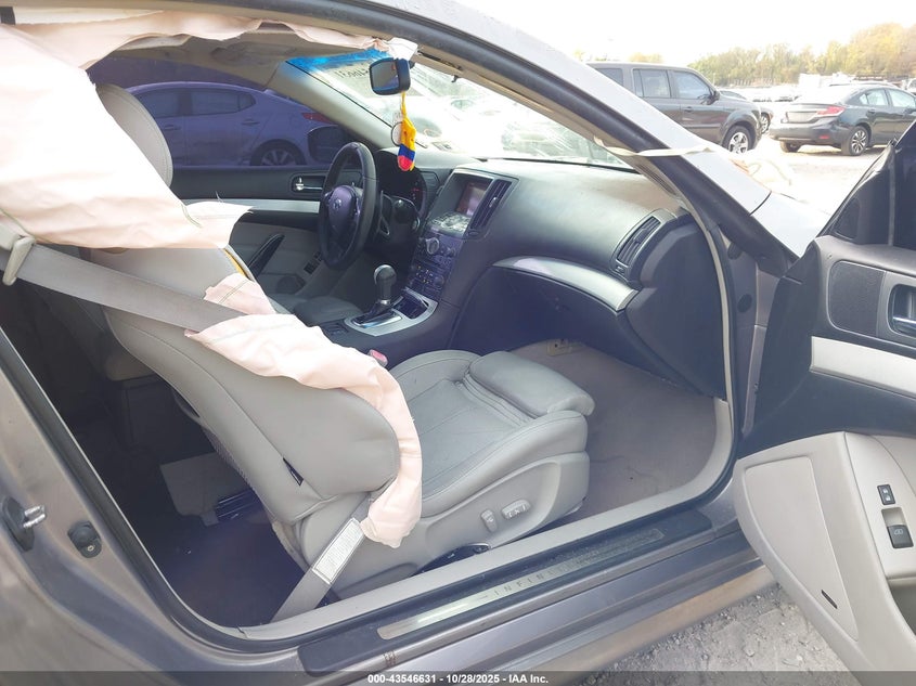 JNKCV64E28M108548 2008 INFINITI G photo no. 5
