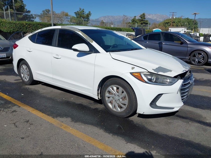 HYUNDAI ELANTRA SE