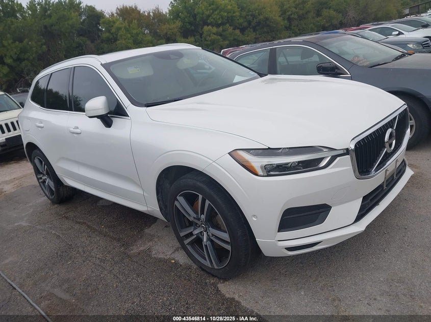 VOLVO XC60 T6 MOMENTUM