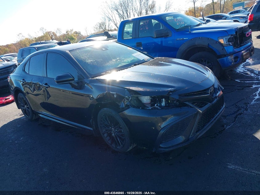 TOYOTA CAMRY SE NIGHTSHADE EDITION