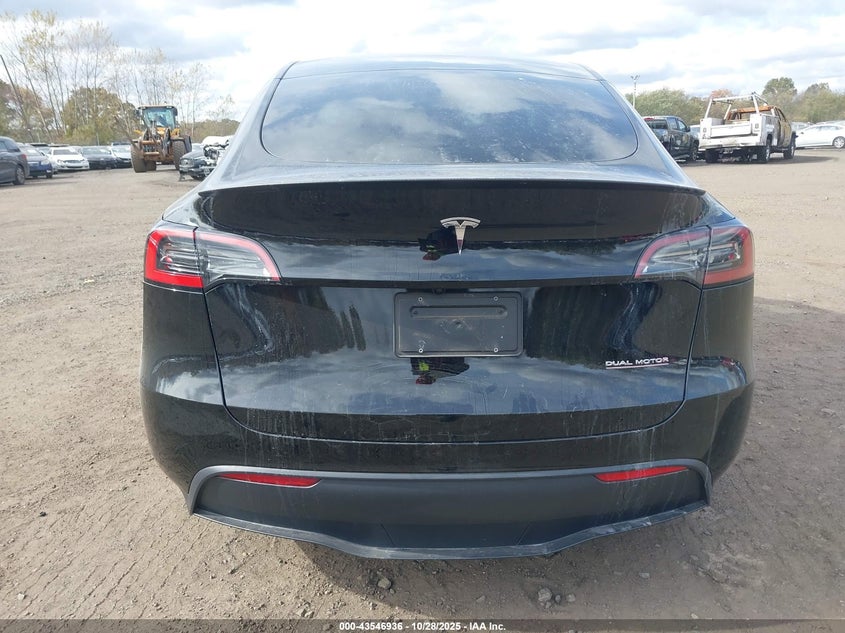 2025 Tesla Model Y Performance Dual Motor All-Wheel Drive VIN: 7SAYGDEF6SA351549 Lot: 43546936