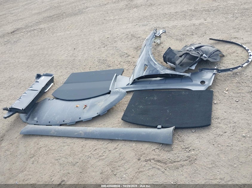 2025 Tesla Model Y Performance Dual Motor All-Wheel Drive VIN: 7SAYGDEF6SA351549 Lot: 43546936