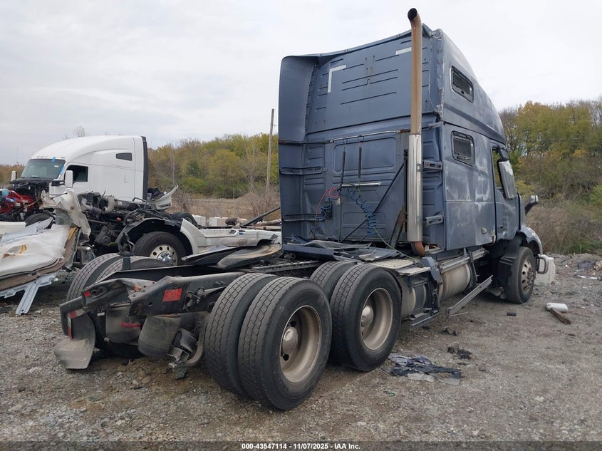 4V4NC9EH8KN193508 2019 VOLVO  photo no. 4
