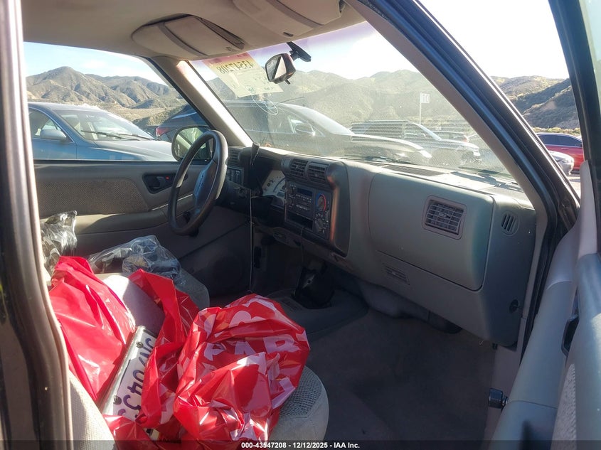 1GCCS14Z7RK111927 1994 CHEVROLET S-10 PICKUP photo no. 5