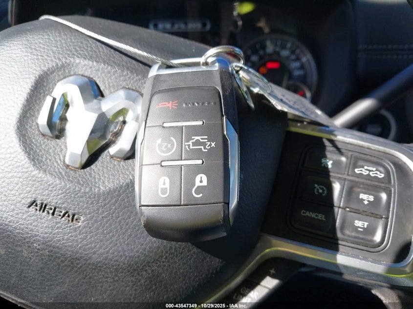 2020 Ram 3500 Laramie 4X4 8' Box VIN: 3C63R3JL6LG128327 Lot: 43547349