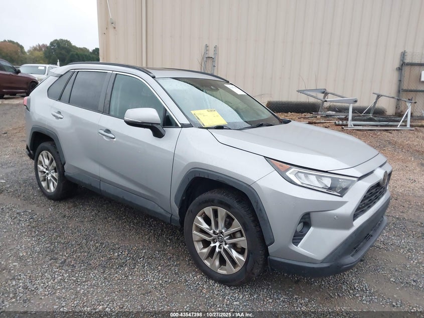TOYOTA RAV4 XLE PREMIUM