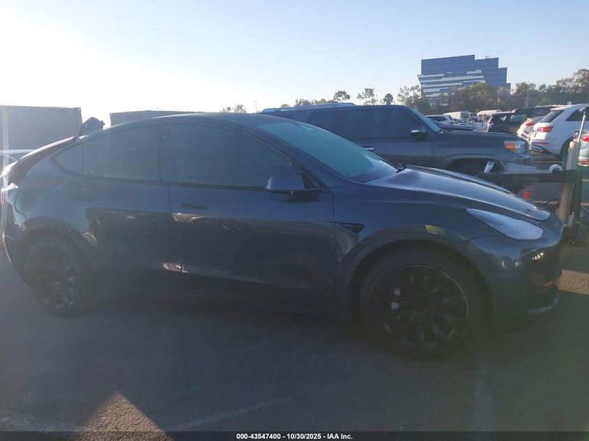 2020 Tesla Model Y Long Range Dual Motor All-Wheel Drive VIN: 5YJYGDEE4LF011180 Lot: 43547400