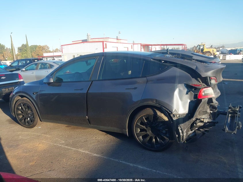 2020 Tesla Model Y Long Range Dual Motor All-Wheel Drive VIN: 5YJYGDEE4LF011180 Lot: 43547400