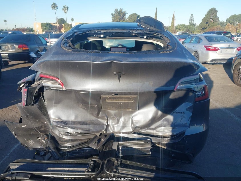 2020 Tesla Model Y Long Range Dual Motor All-Wheel Drive VIN: 5YJYGDEE4LF011180 Lot: 43547400